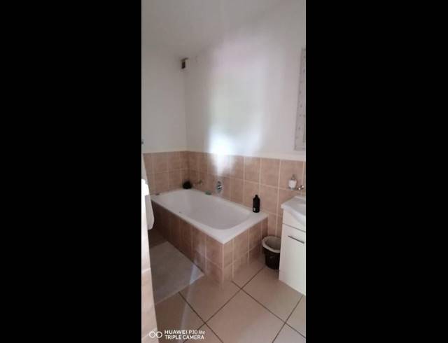 2 BEDROOM TOWNHOUSE TO LET IN BRYANSTON